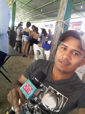 Carro bate em boi, sai da pista e pega fogo em Campos Belos (GO)