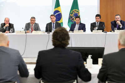 “É como gravar uma ida ao bordel”, diz ministro do STF sobre vídeo de reunião ministerial