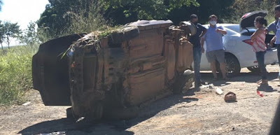 Posse (GO): Duas pessoas morrem em grave acidente envolvendo três veículos na BR-020