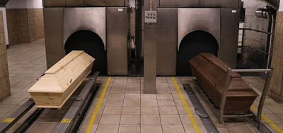 Vai ser o jeito: deputado propõe prática de cremação de corpos em Goiás durante pandemia