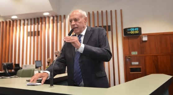 Deputado Iso Moreira permanece internado, mas com boa evolução