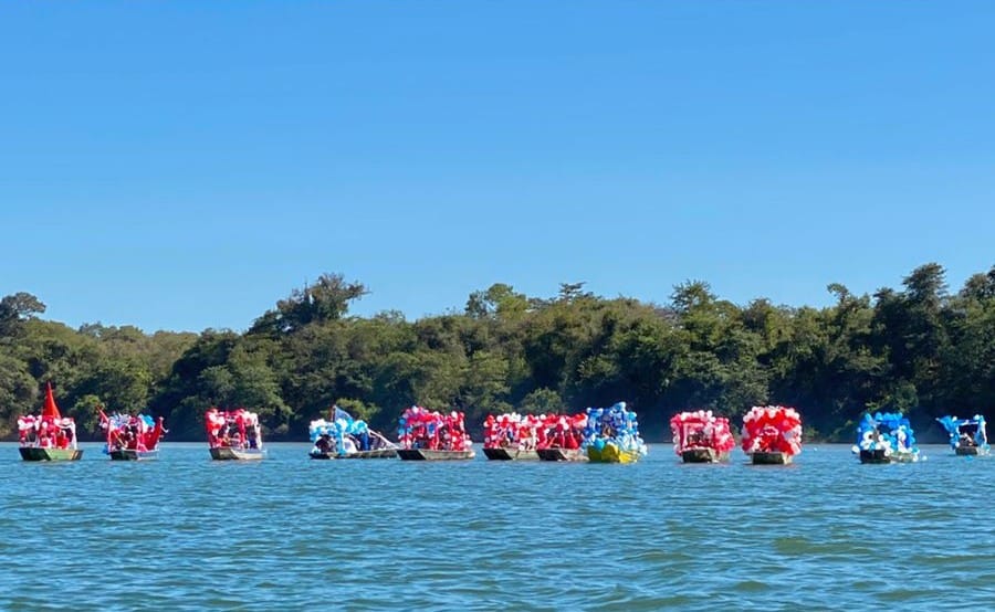 Comunidade de Paranã (TO) comemora retorno de procissão fluvial e festejos