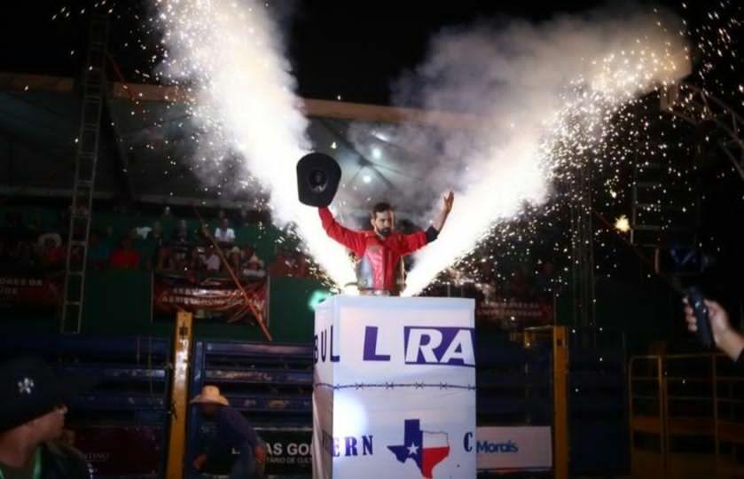 Amilton Alencar monta Companhia de Rodeio e sonha alto