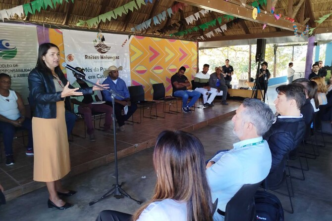 Promotora integra atividades do projeto Raízes Kalungas, desenvolvido pelo TJGO em Cavalcante (GO)