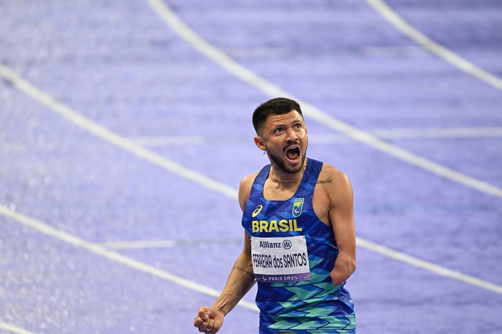 Petrúcio Ferreira, do Pinheiros, é tricampeão Paralímpico 