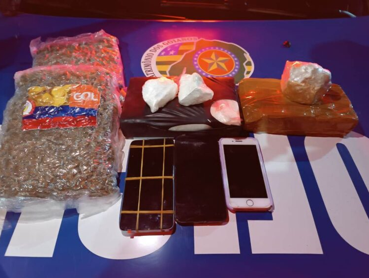 Casal é preso na GO-118 com carga de maconha e cocaína