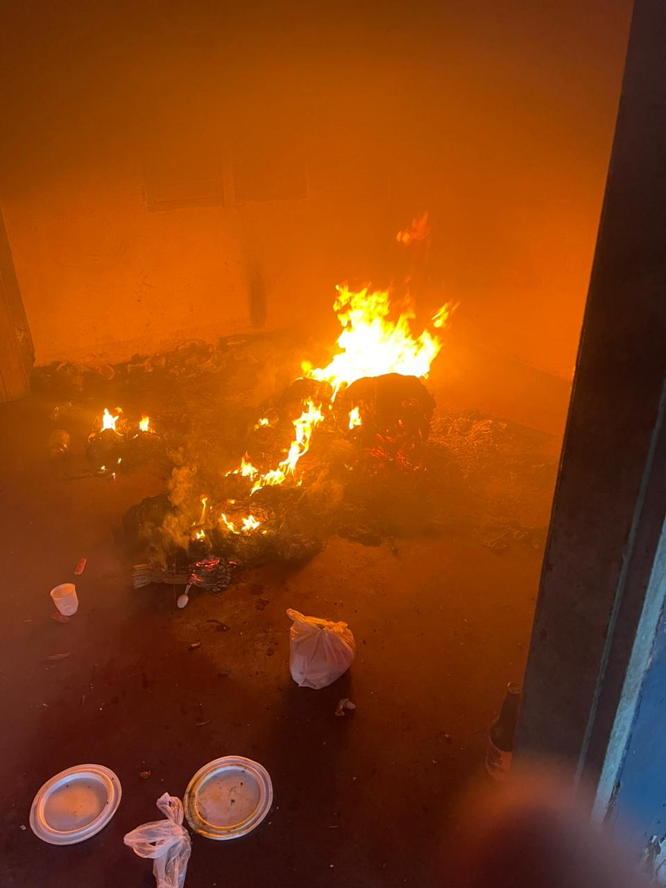 Incêndio atinge residência em Campos Belos e deixa duas pessoas gravemente feridas