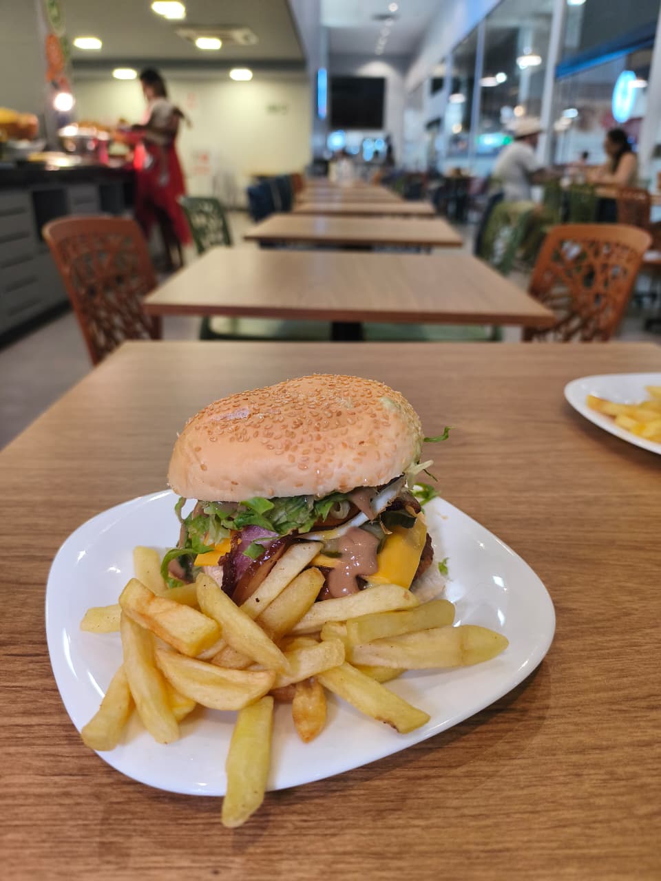 Goiânia celebra cultura do hambúrguer com os amantes da motovelocidade