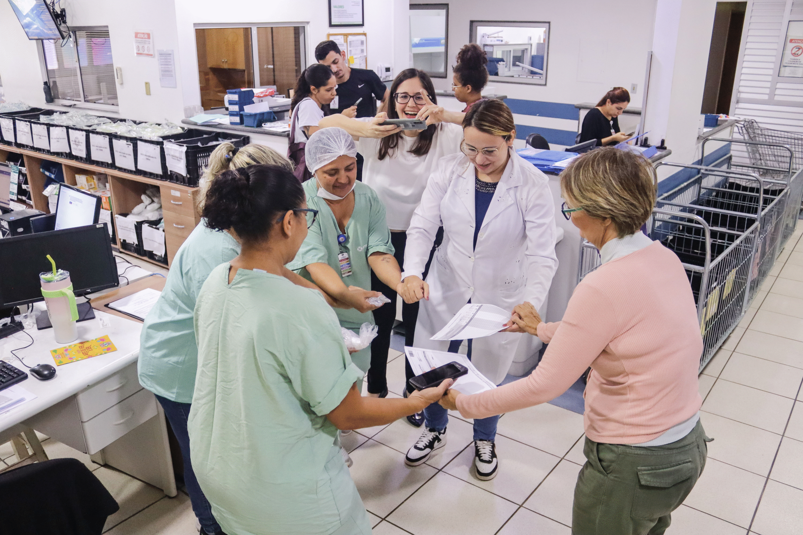 Projeto leva oficinas criativas, fotografia e ações de cuidado ao Hospital Araújo Jorge, em Goiânia