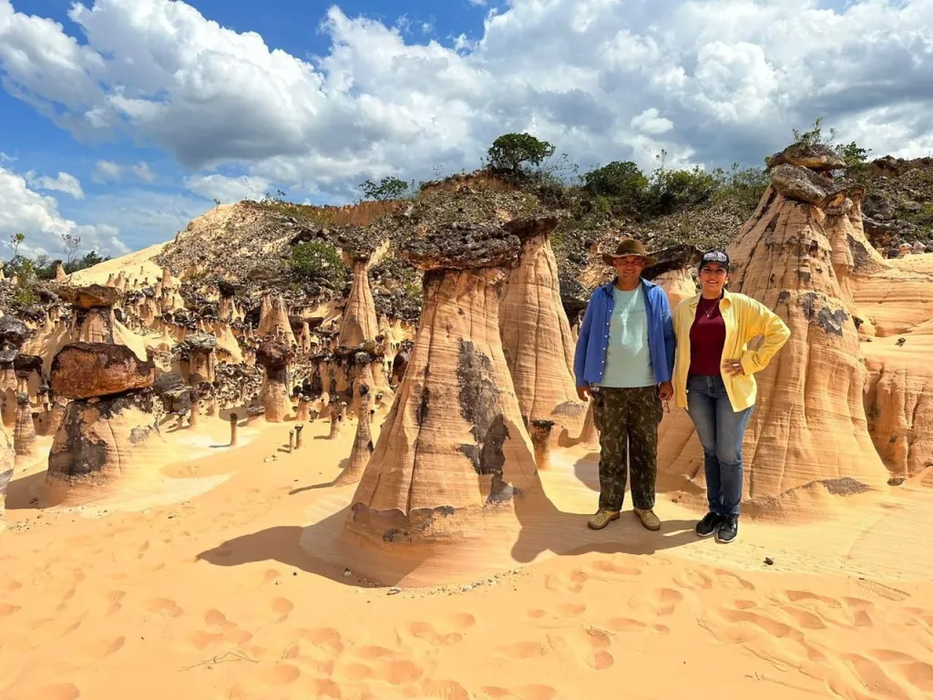 Chaminés de Fada: formação geológica rara coloca Campos Belos (GO) na rota do turismo científico